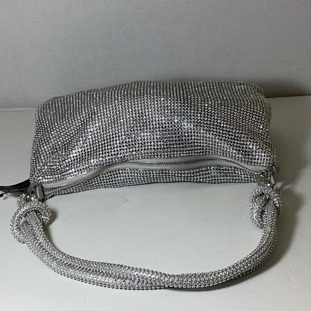 Knotted Soft Shoulder - Picture 6 of 8